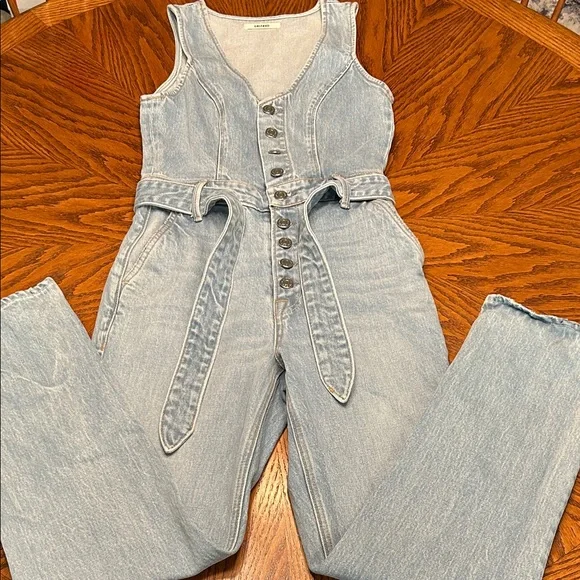 GRLFRND Amaya Belted Jumpsuit “Someone New” Light Wash Denim. Size XS - Picture 2 of 15